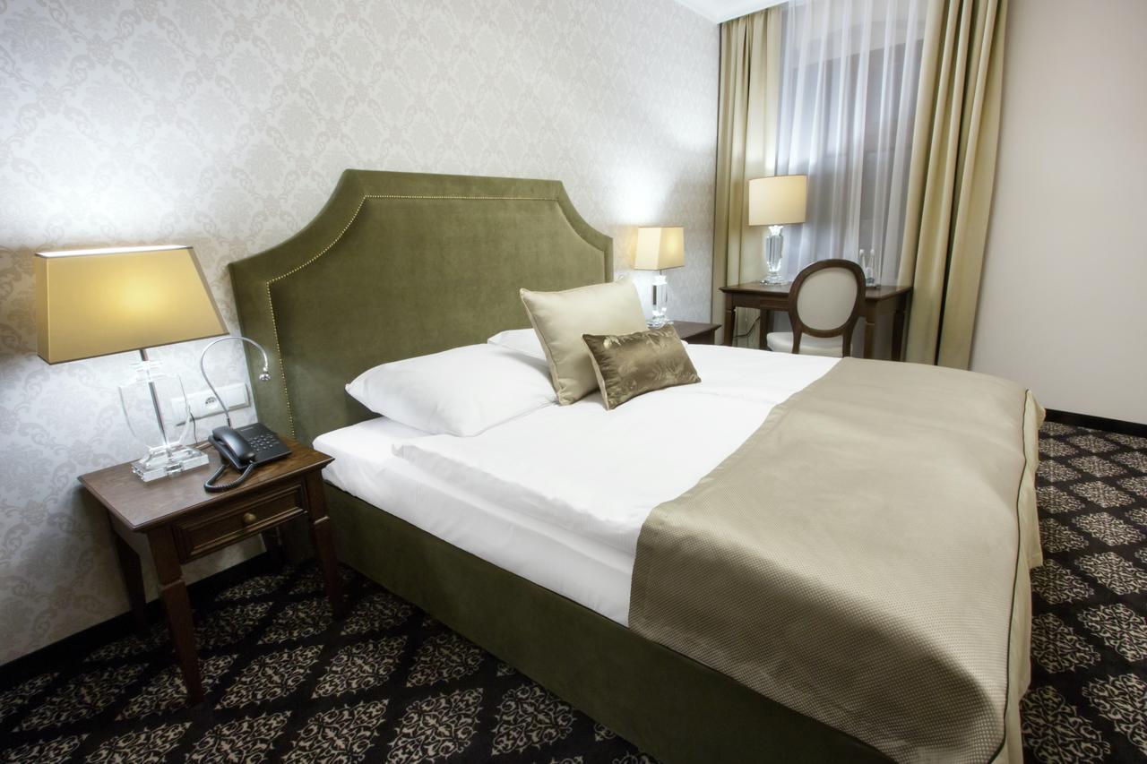 Hg Hotel Toszek Экстерьер фото