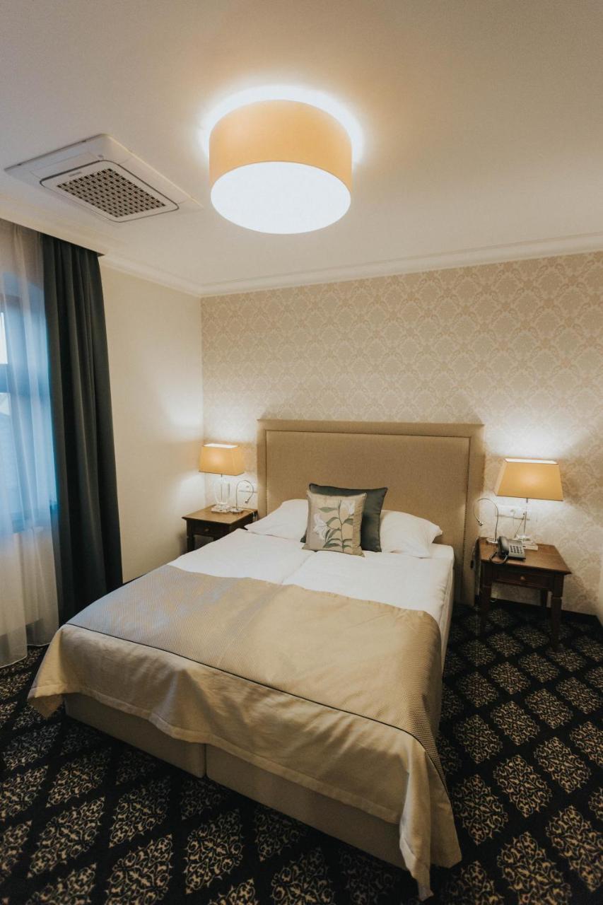 Hg Hotel Toszek Экстерьер фото